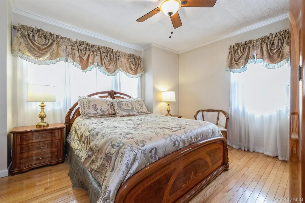 16 Devon Street Lynbrook NY 11563
