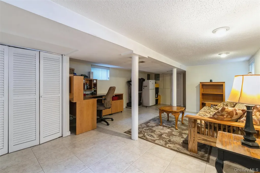 16 Devon Street Lynbrook NY 11563