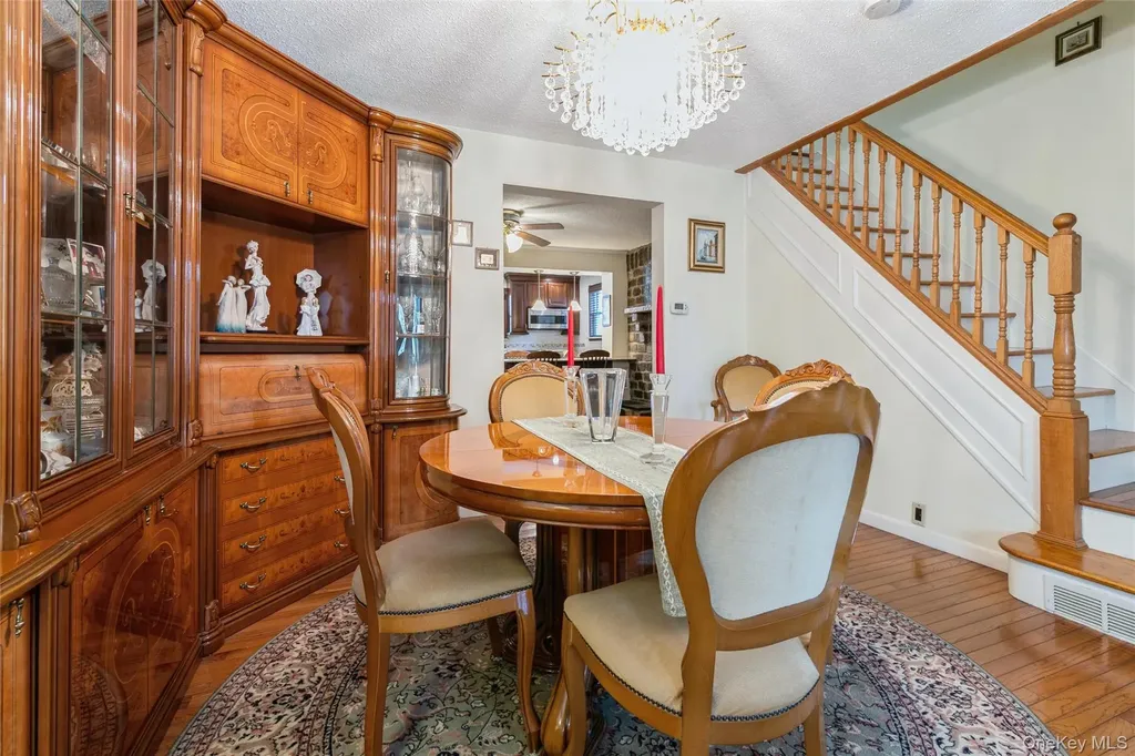 16 Devon Street Lynbrook NY 11563