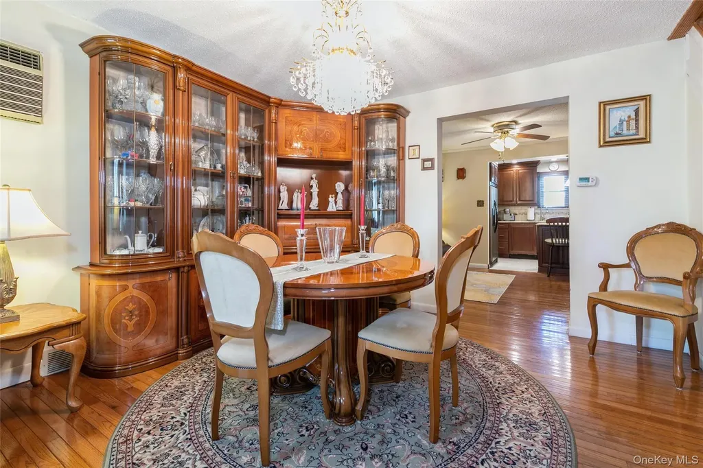 16 Devon Street Lynbrook NY 11563
