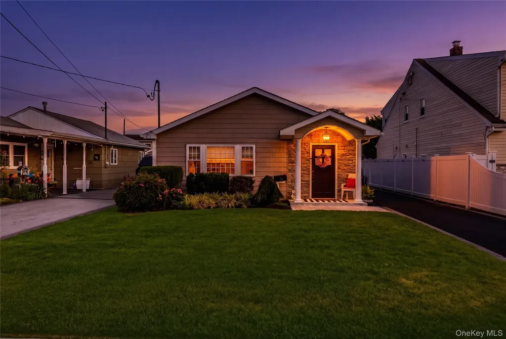 30 Elm Street Massapequa NY 11758
