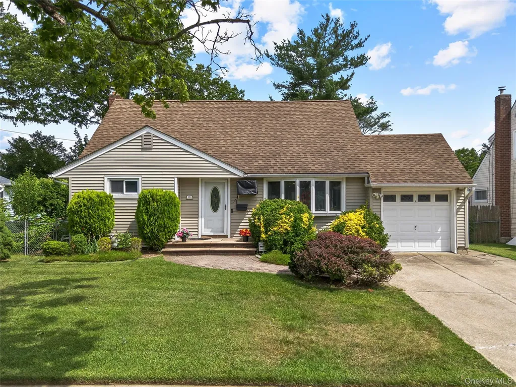 110 Briarcliff Road Westbury NY 11590