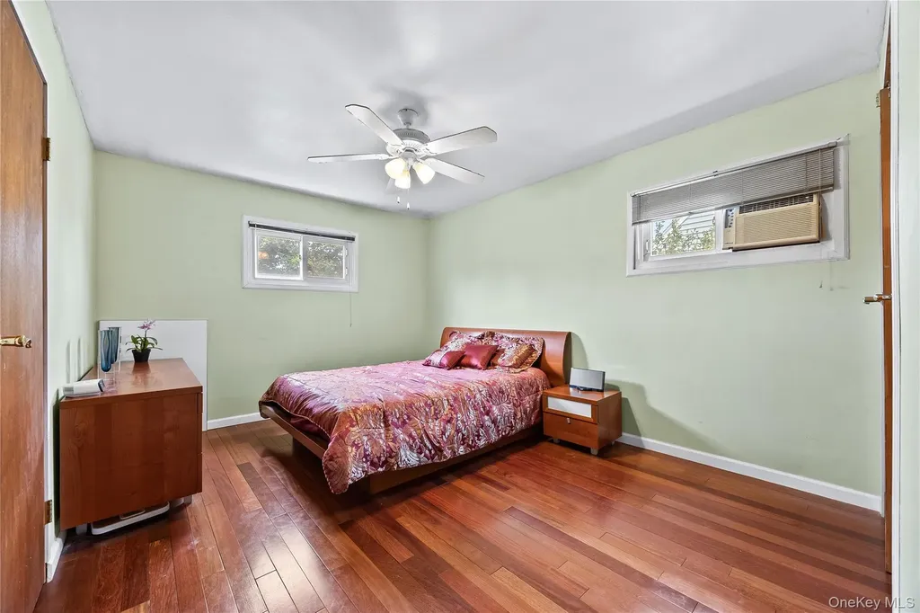 110 Briarcliff Road Westbury NY 11590