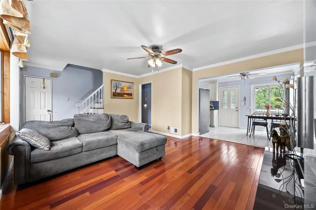 110 Briarcliff Road Westbury NY 11590
