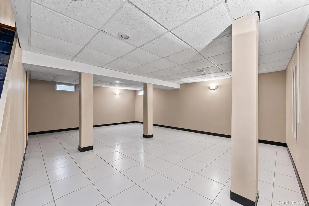 110 Briarcliff Road Westbury NY 11590