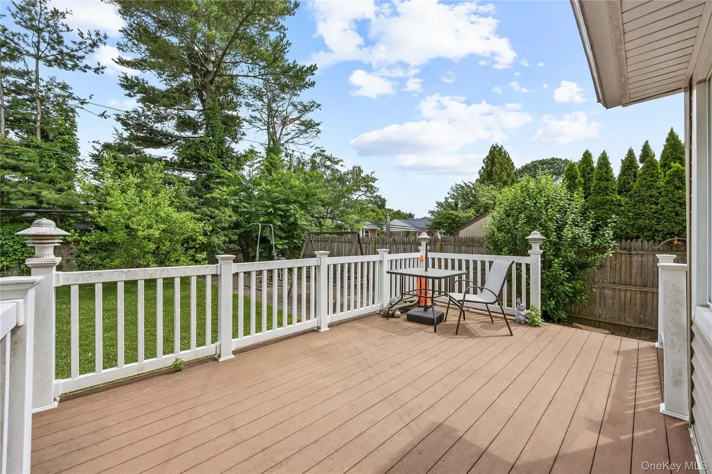 110 Briarcliff Road Westbury NY 11590