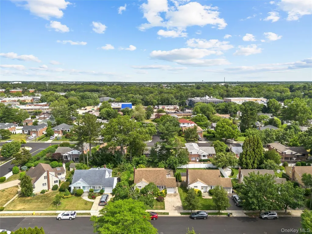 110 Briarcliff Road Westbury NY 11590