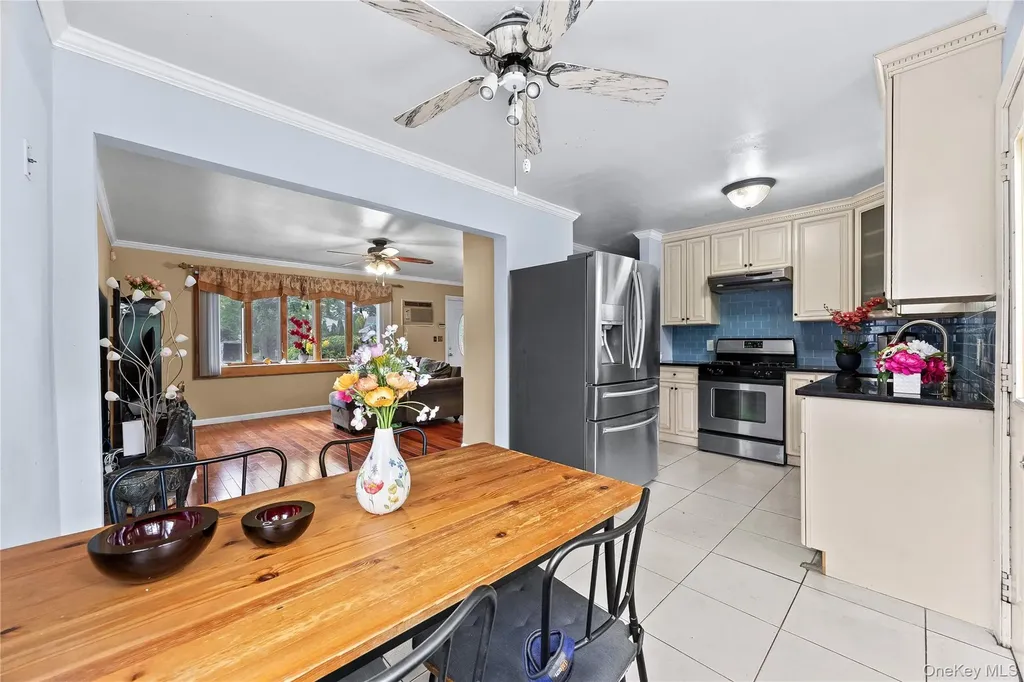 110 Briarcliff Road Westbury NY 11590