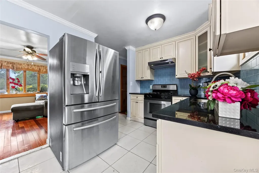 110 Briarcliff Road Westbury NY 11590