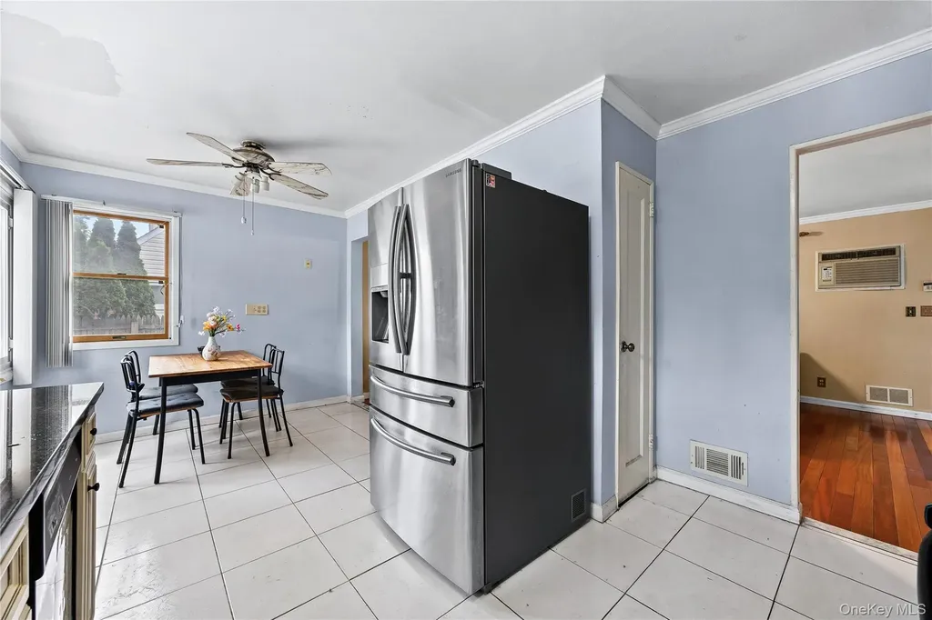 110 Briarcliff Road Westbury NY 11590