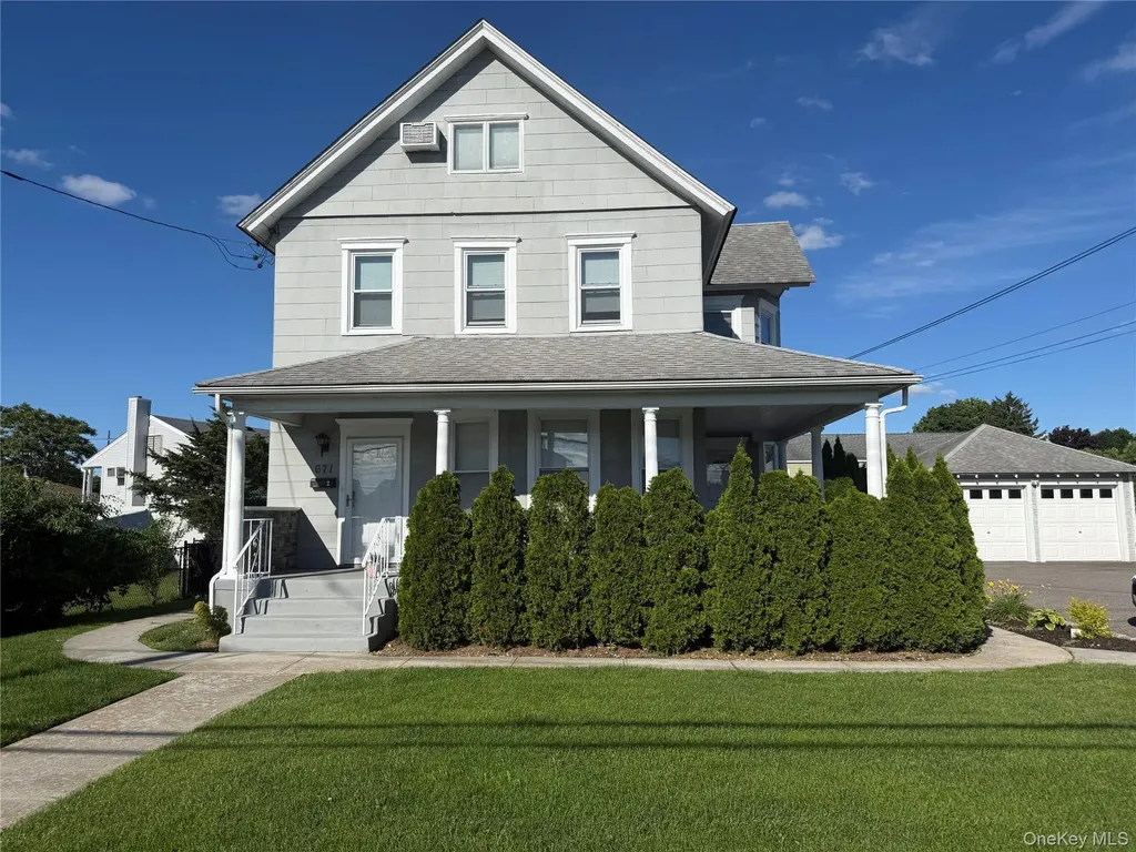 671 Main Street Farmingdale NY 11735