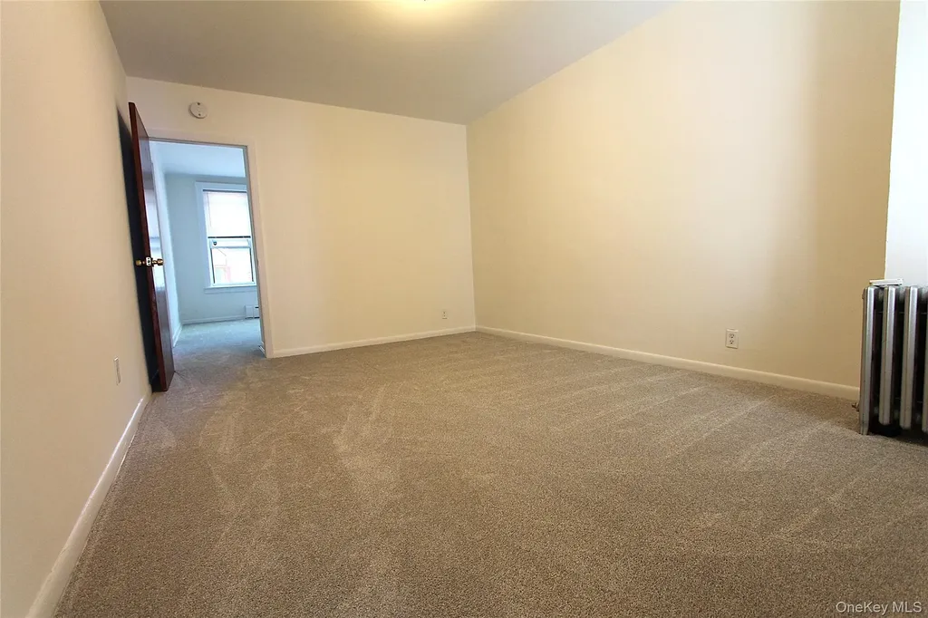70-32 65th Street Glendale NY 11385