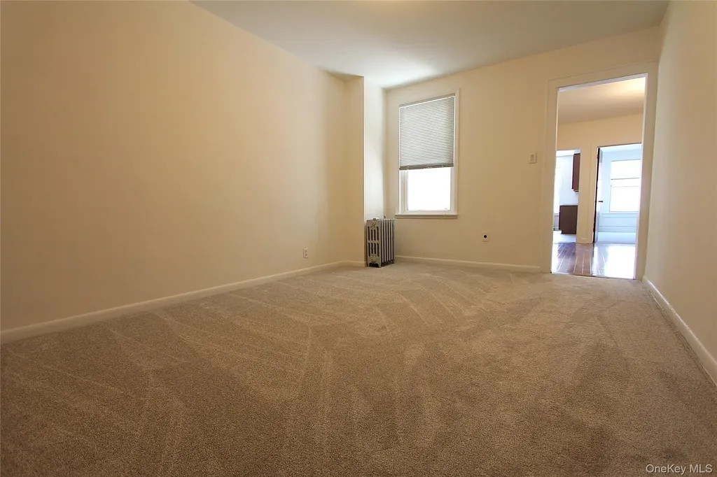 70-32 65th Street Glendale NY 11385