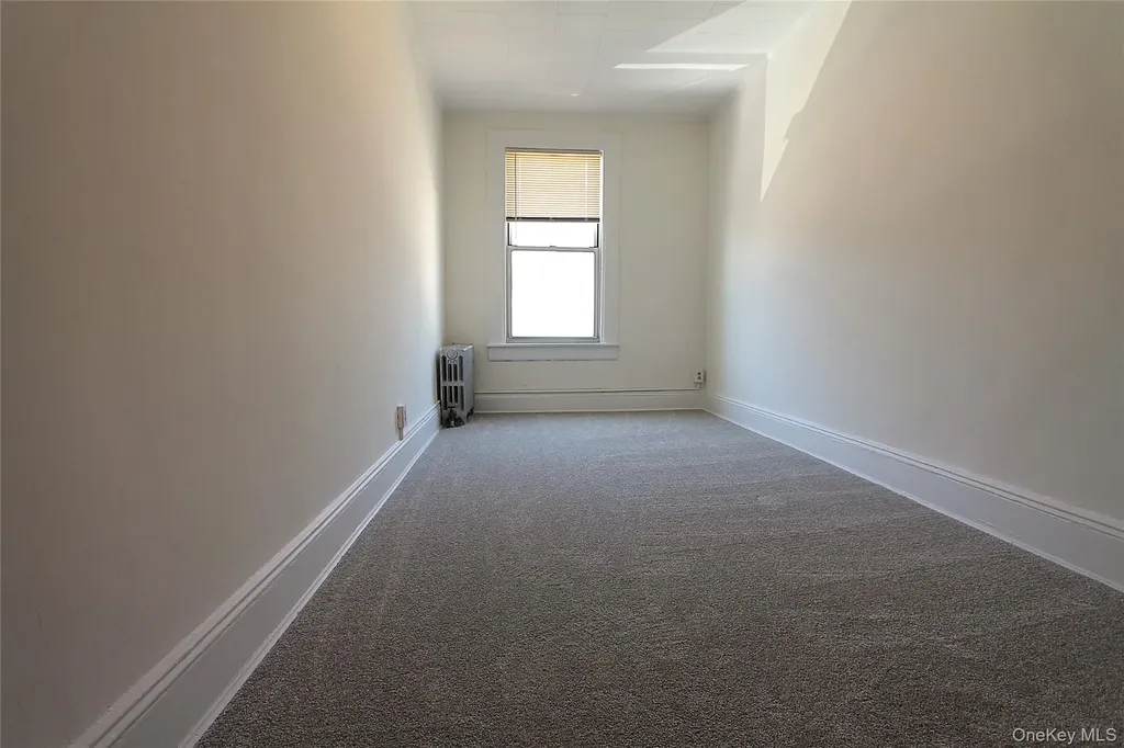 70-32 65th Street Glendale NY 11385