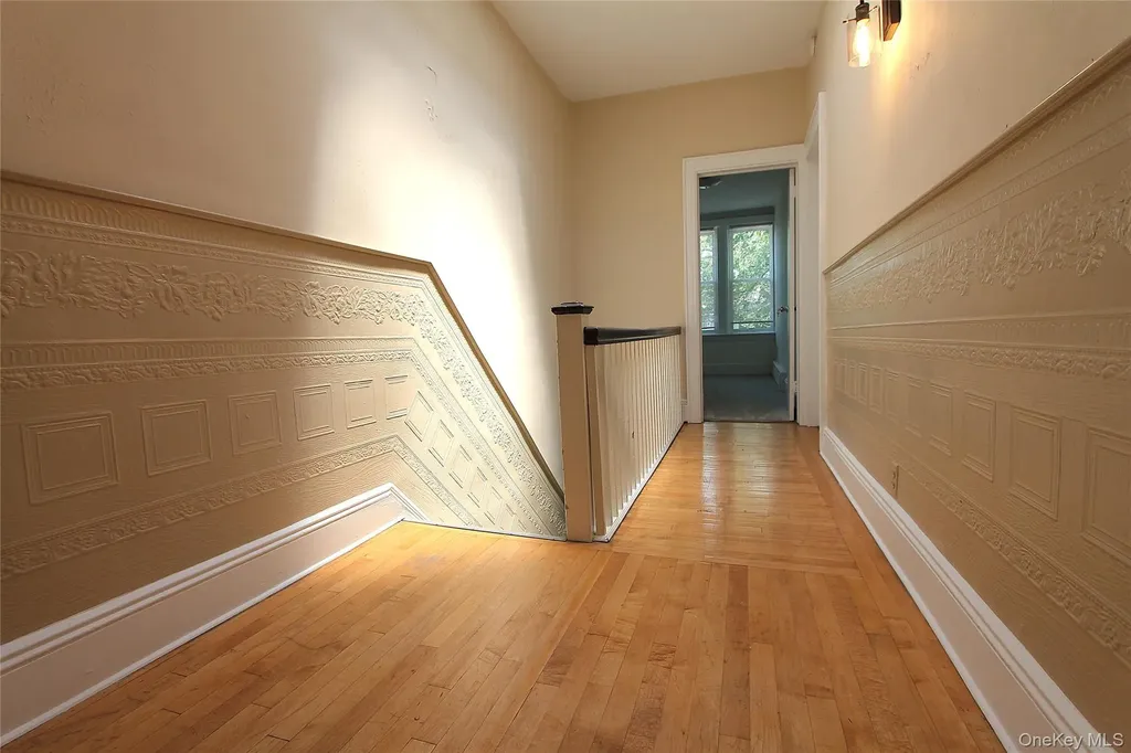 70-32 65th Street Glendale NY 11385