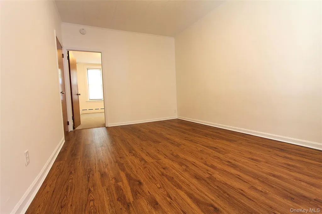70-32 65th Street Glendale NY 11385
