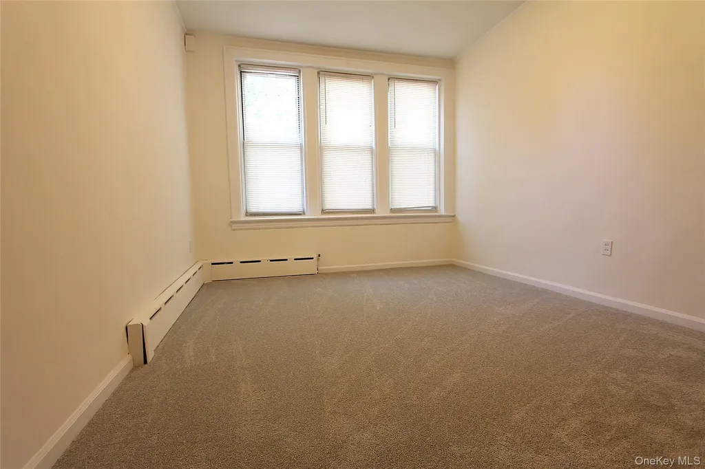 70-32 65th Street Glendale NY 11385