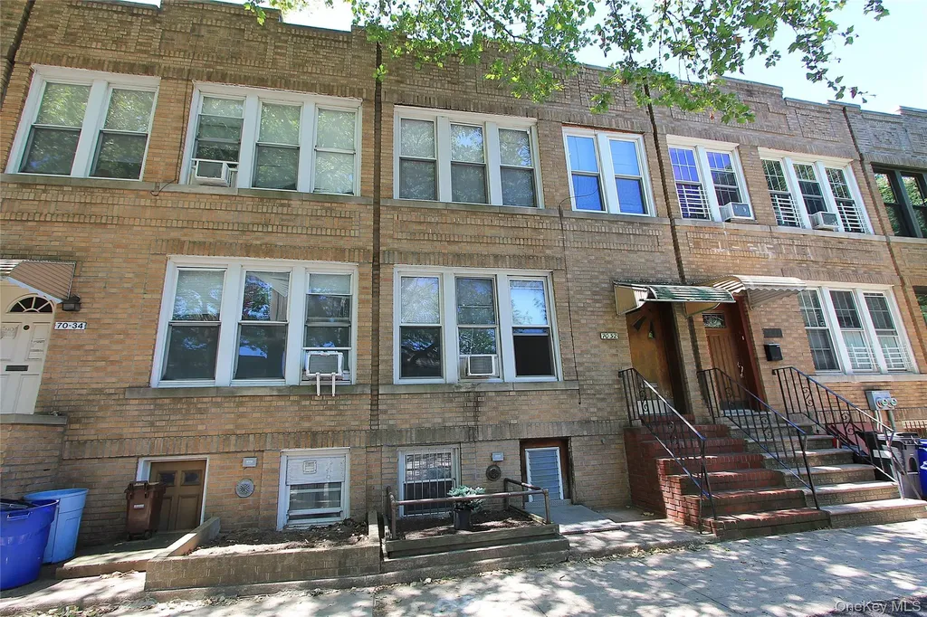 70-32 65th Street Glendale NY 11385