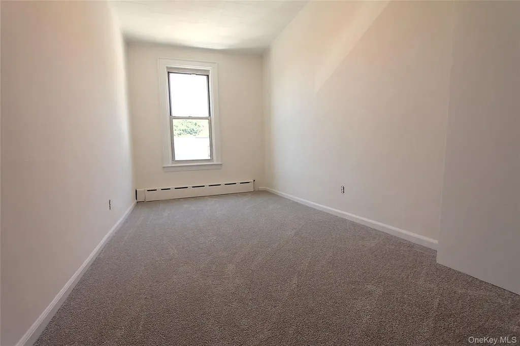 70-32 65th Street Glendale NY 11385