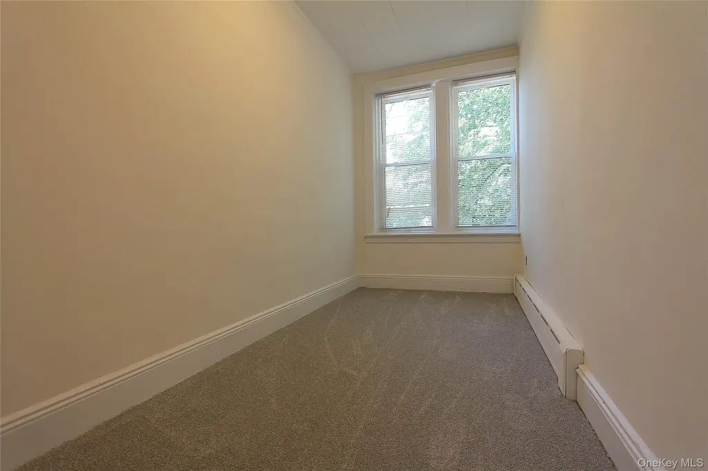 70-32 65th Street Glendale NY 11385