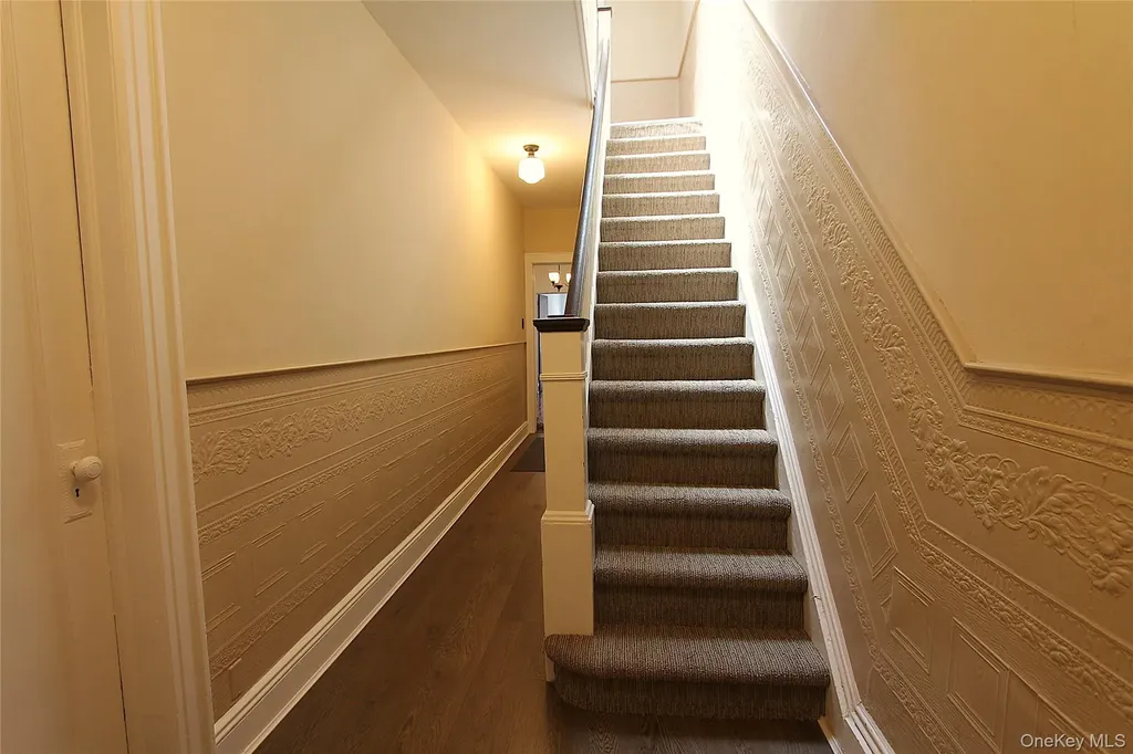 70-32 65th Street Glendale NY 11385