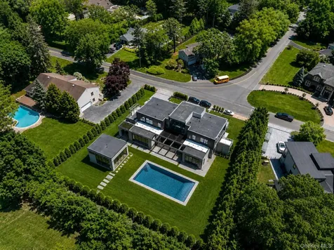 1322 Everit Place Hewlett Harbor NY 11557