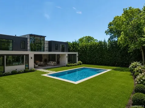 1322 Everit Place Hewlett Harbor NY 11557