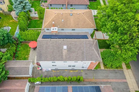 75 Cedar Place Floral Park NY 11001