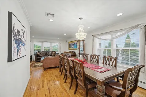 75 Cedar Place Floral Park NY 11001