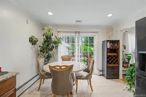 75 Cedar Place Floral Park NY 11001