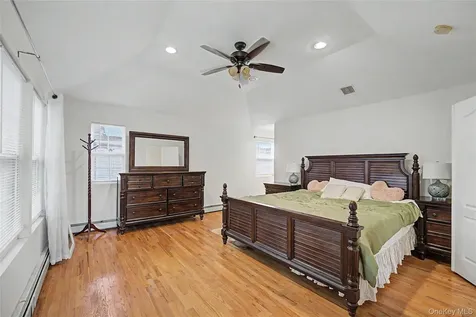75 Cedar Place Floral Park NY 11001