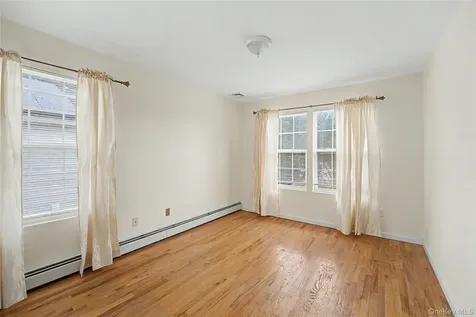 75 Cedar Place Floral Park NY 11001
