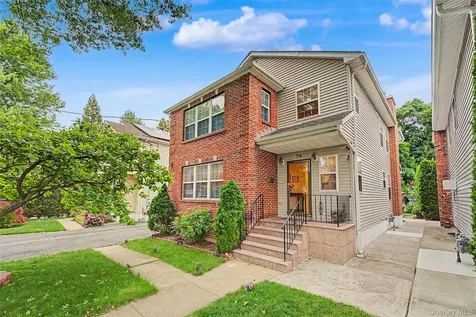 75 Cedar Place Floral Park NY 11001