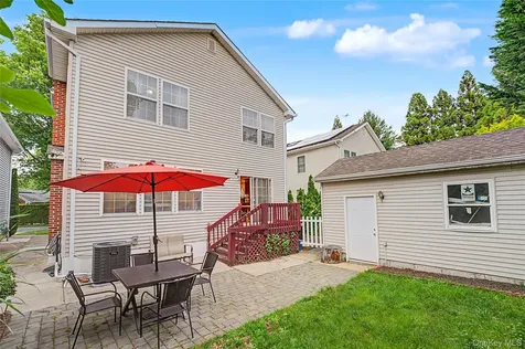 75 Cedar Place Floral Park NY 11001