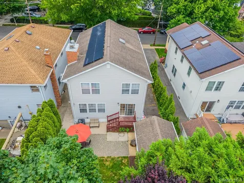 75 Cedar Place Floral Park NY 11001