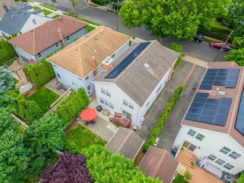 75 Cedar Place Floral Park NY 11001