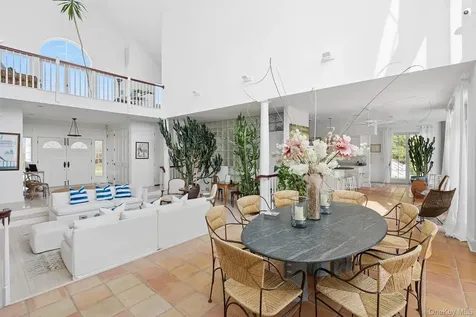 59 Farm Field Road Bridgehampton NY 11932