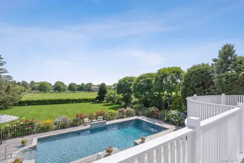 59 Farm Field Road Bridgehampton NY 11932