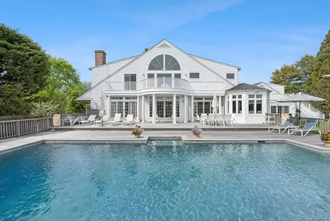 59 Farm Field Road Bridgehampton NY 11932