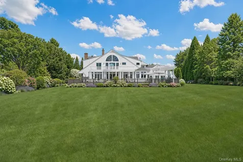 59 Farm Field Road Bridgehampton NY 11932