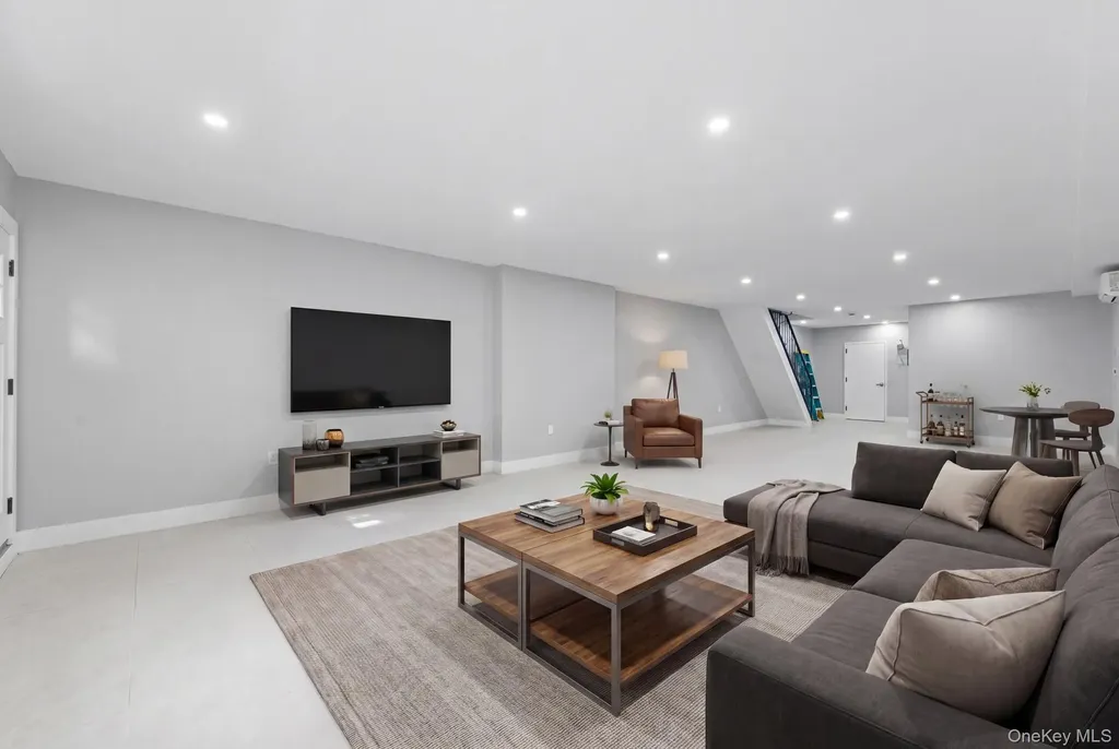 468 Herzl Street Brooklyn NY 11212