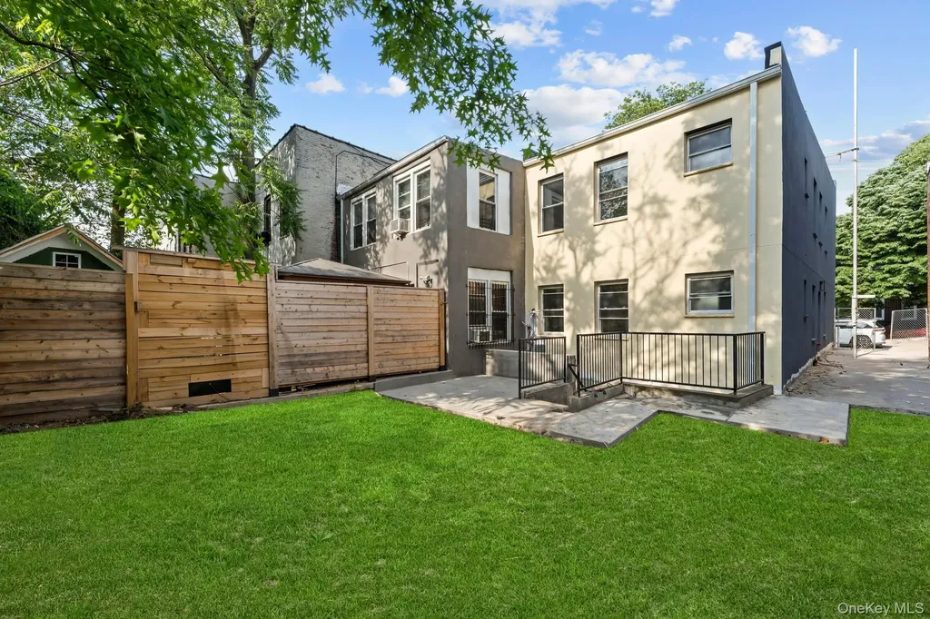 468 Herzl Street Brooklyn NY 11212