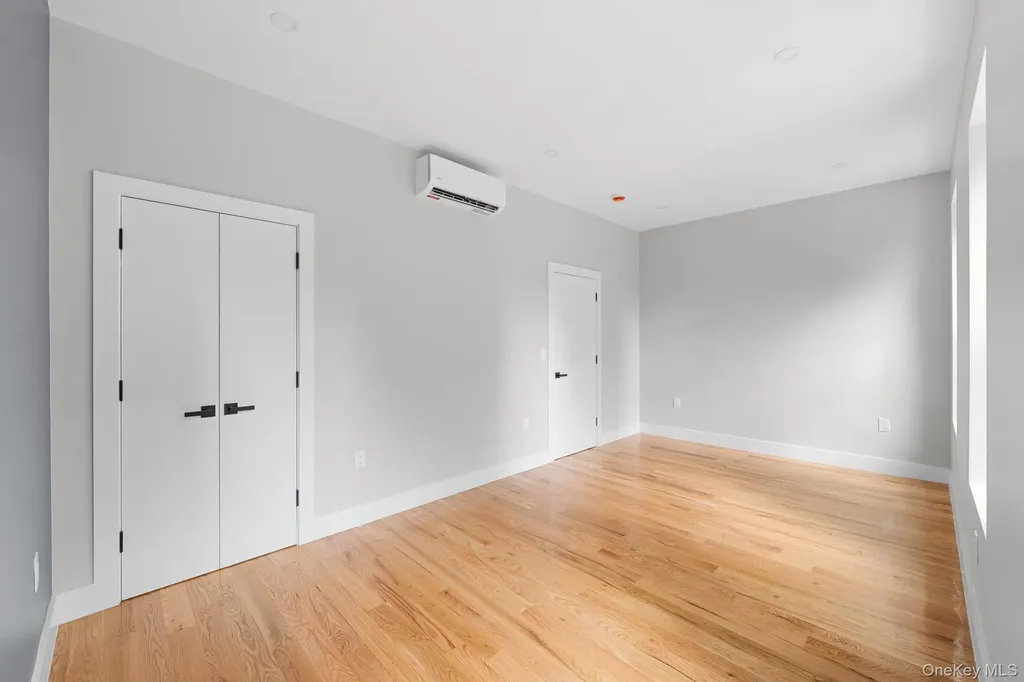 468 Herzl Street Brooklyn NY 11212