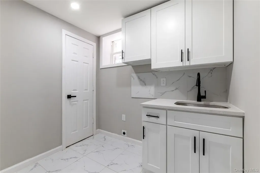 3321 Fish Avenue Bronx NY 10469