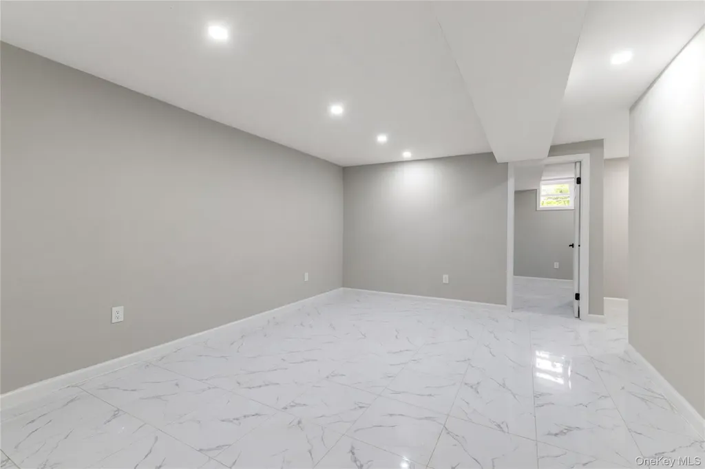 3321 Fish Avenue Bronx NY 10469