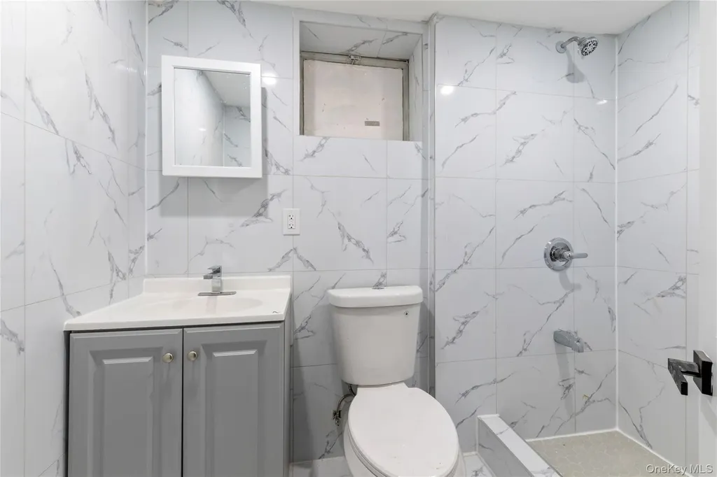 3321 Fish Avenue Bronx NY 10469