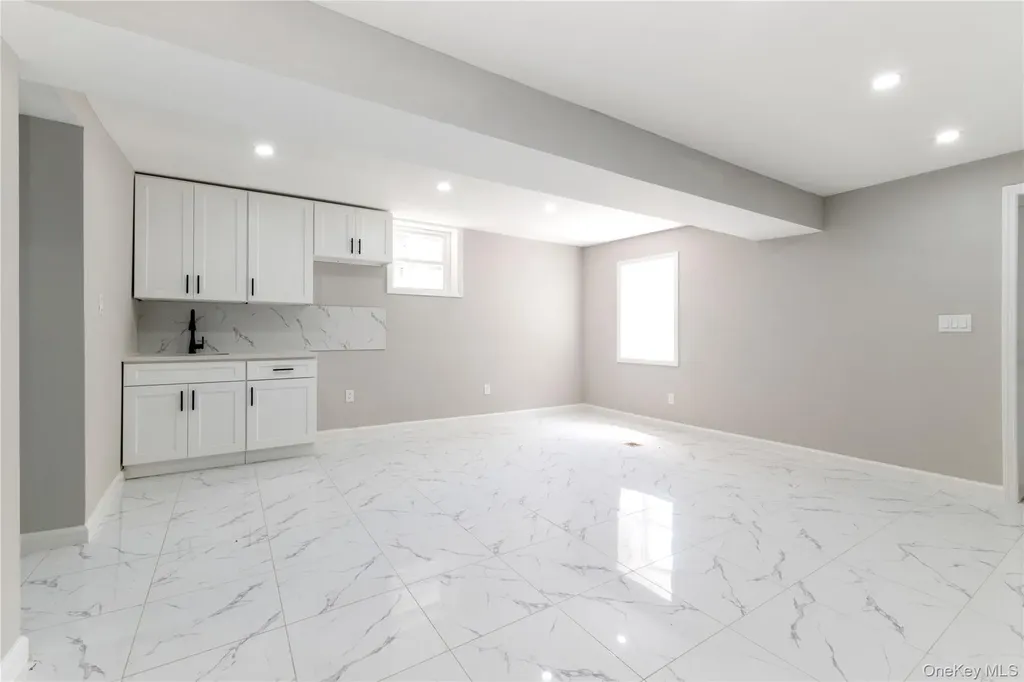 3321 Fish Avenue Bronx NY 10469