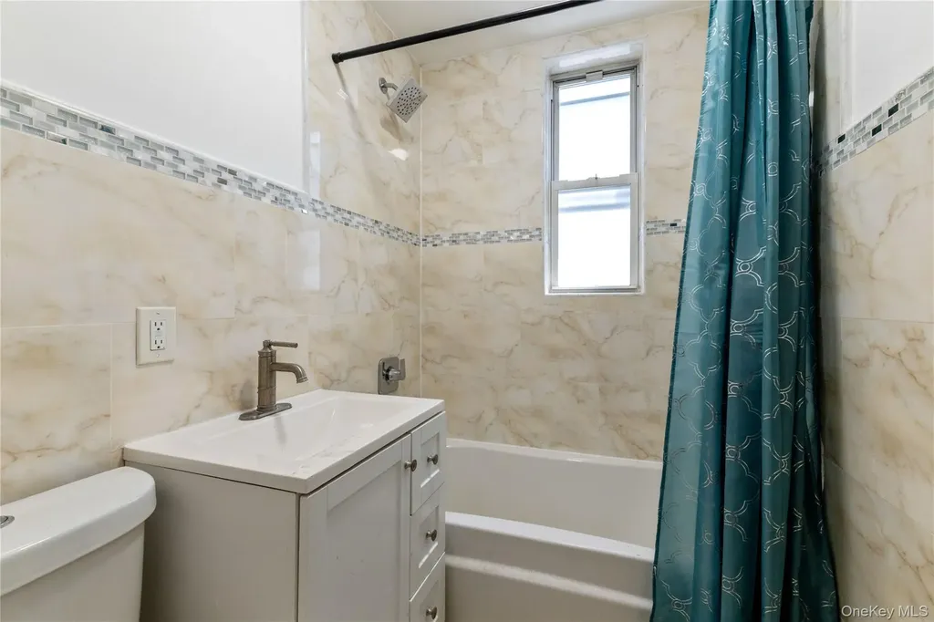 3321 Fish Avenue Bronx NY 10469