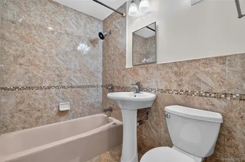 11 Jackson Avenue Scarsdale NY 10583