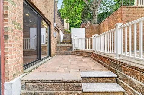 11 Jackson Avenue Scarsdale NY 10583